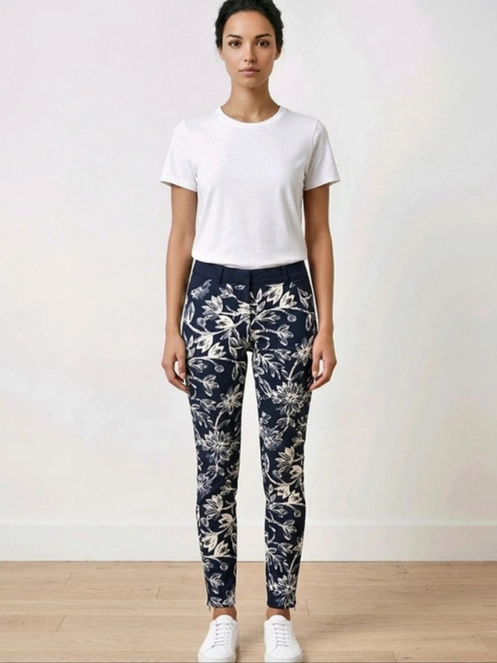 Balenciaga Skinny Pants Size 40 Navy Floral Print